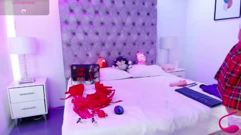 Snapshot of zoe_m00n chatting on 27, 5, 2026 zoe online show from 27, 5, 2026