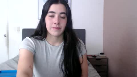 Snapshot of zoe_mill33r chatting on 12, 12, 2024 Zoe online show from 12, 12, 2024