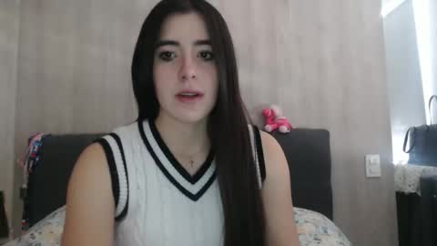 Snapshot of zoe_mill33r chatting on 21, 9, 2025 Zoe online show from 21, 9, 2025