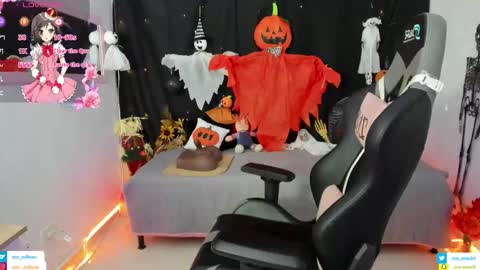 zoe_sullivan_ online show from 2, 11, 2025