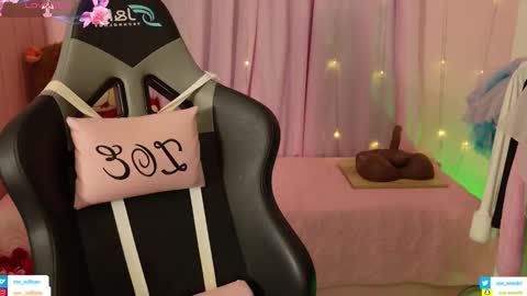 zoe_sullivan_ online show from 16, 3, 2026