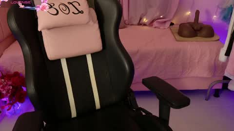 zoe_sullivan_ online show from 20, 4, 2026