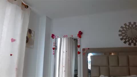 Snapshot of zoecruzz chatting on 13, 2, 2025 ZOE online show from 13, 2, 2025