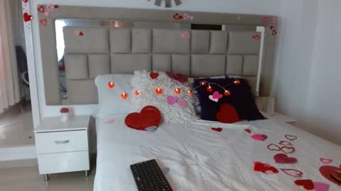 Snapshot of zoecruzz chatting on 14, 2, 2025 ZOE online show from 14, 2, 2025