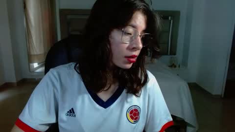 Snapshot of zoecruzz chatting on 11, 11, 2025 ZOE online show from 11, 11, 2025