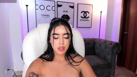 Snapshot of zoee_jackson chatting on 2, 1, 2025  zoee jackson online show from 2, 1, 2025