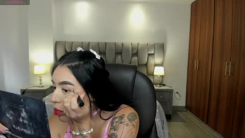 Snapshot of zoee_jackson chatting on 4, 6, 2026 zoee jackson online show from 4, 6, 2026