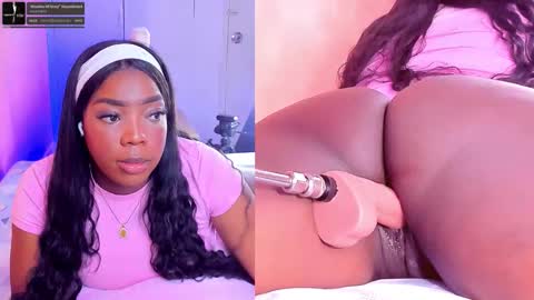 Snapshot of zoeethompson_cm chatting on 2, 2, 2026 online show from 2, 2, 2026