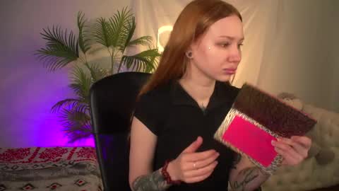 Snapshot of zoeford_ chatting on 28, 4, 2026 ZOE online show from 28, 4, 2026
