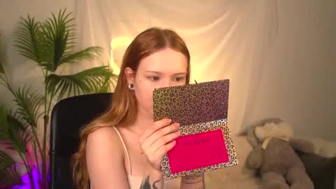 Snapshot of zoeford_ chatting on 5, 5, 2026 ZOE online show from 5, 5, 2026