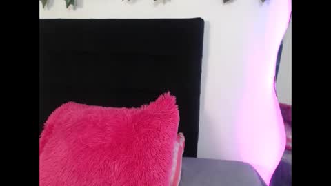 Laura  online show from 24, 9, 2025