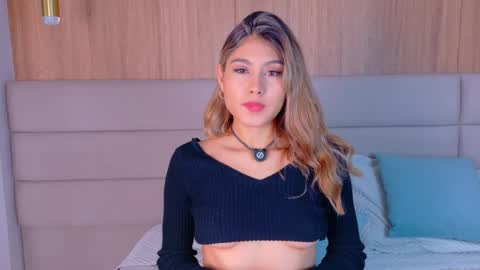 Snapshot of zoehangel chatting on 2, 4, 2026 Zoe online show from 2, 4, 2026