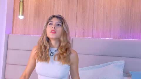 Snapshot of zoehangel chatting on 5, 4, 2026 Zoe online show from 5, 4, 2026