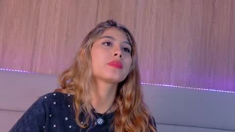 Snapshot of zoehangel chatting on 10, 4, 2026 Zoe online show from 10, 4, 2026