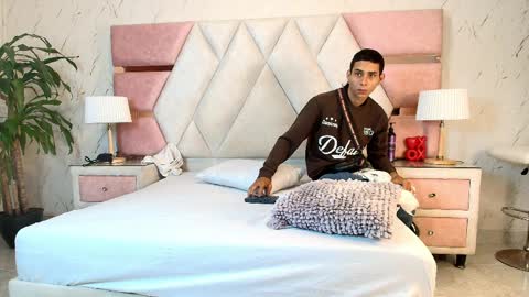 Snapshot of zoelucas chatting on 4, 4, 2026 zoelucas online show from 4, 4, 2026