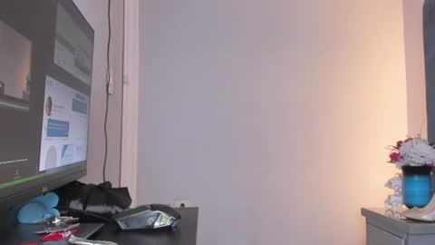 Snapshot of zoesmiitt chatting on 27, 6, 2026 zoesmiitt online show from 27, 6, 2026