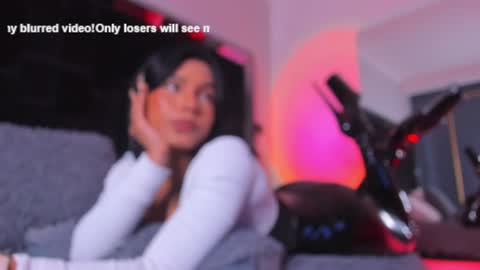 zoevidal_ online show from 30, 1, 2025