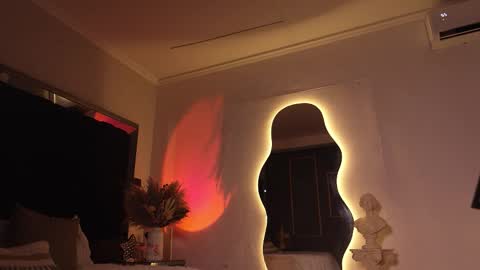 zoevidal_ online show from 23, 10, 2025