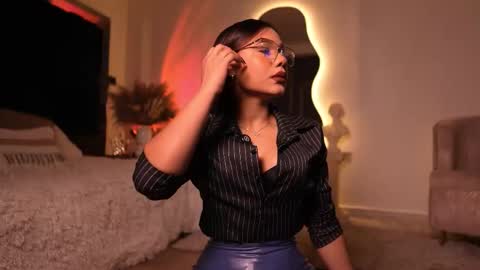 zoevidal_ online show from 20, 11, 2025