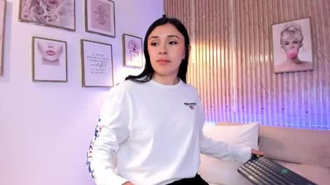 Zoey  online show from 11, 4, 2026