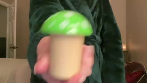 Zoeydanner online show from 5, 2, 2025