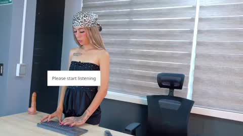 Snapshot of zoeypetit chatting on 3, 5, 2026 Zoey online show from 3, 5, 2026