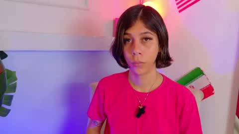 Snapshot of zoeypetit chatting on 15, 7, 2026 Zoey online show from 15, 7, 2026
