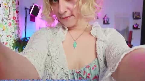 Zoey Ryan online show from 24, 3, 2026