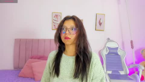 Snapshot of zoow_bluussh chatting on 9, 4, 2026 Zoe online show from 9, 4, 2026