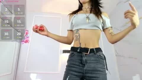 Snapshot of zorravioleta chatting on 24, 4, 2026 Violeta online show from 24, 4, 2026