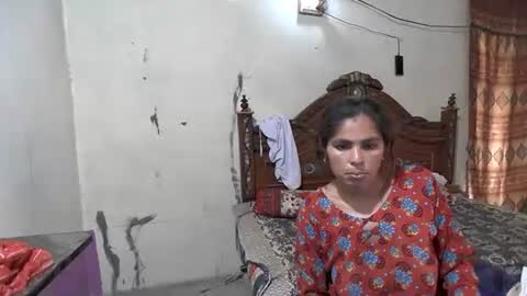 Snapshot of zoyakhan803 chatting on 14, 5, 2026 zoyakhan803 online show from 14, 5, 2026