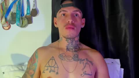 Snapshot of zyongarcia2020 chatting on 15, 1, 2025 zyon garcia online show from 15, 1, 2025