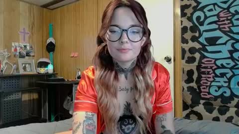 Snapshot of zzgrace chatting on 6, 10, 2025 Gracie online show from 6, 10, 2025