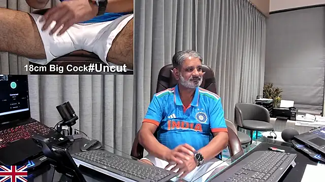 Snapshot of OnlineBossUK chatting on 21, 4, 2026 OnlineBossUK online show from 21, 4, 2026