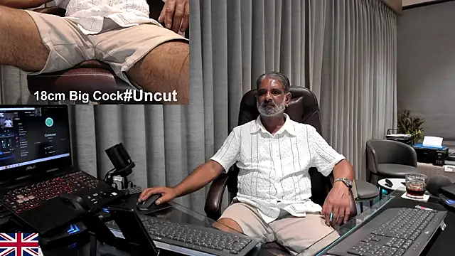 Snapshot of OnlineBossUK chatting on 19, 5, 2026 OnlineBossUK online show from 19, 5, 2026