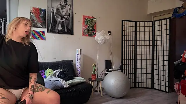 Snapshot of Mannarie_Madsinn chatting on 14, 2, 2025 Mannarie Madsinn online show from 14, 2, 2025