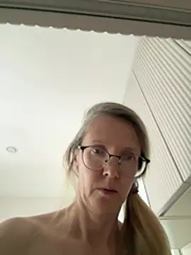 angelmommu online show from 11, 7, 2026