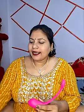 Snapshot of MOM-SUN-COUPLE chatting on 10, 1, 2025 MOM-SUN-COUPLE online show from 10, 1, 2025