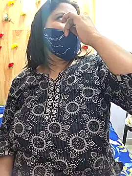 Snapshot of MOM-SUN-COUPLE chatting on 13, 9, 2025 MOM-SUN-COUPLE online show from 13, 9, 2025