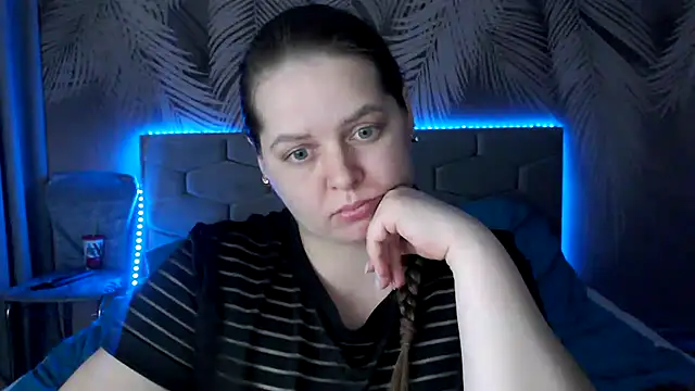 uliastar online show from 24, 2, 2025