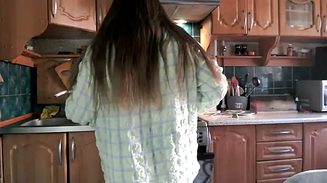 uliastar online show from 4, 4, 2026