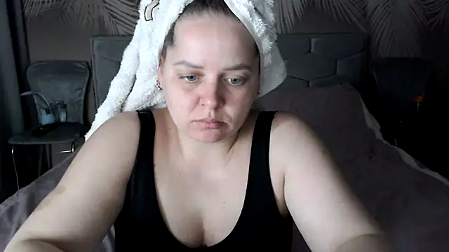 uliastar online show from 7, 4, 2026