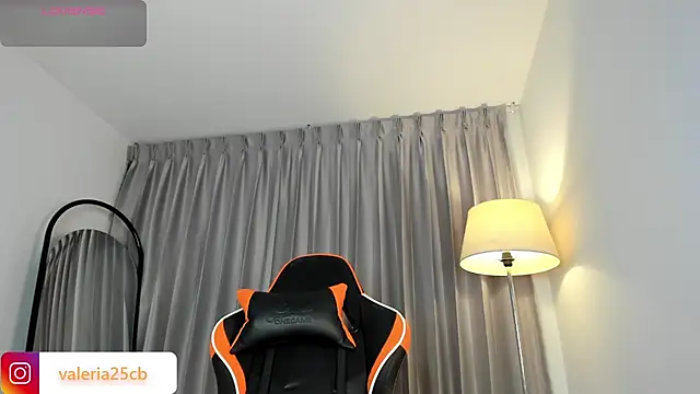 valeriia25  online show from 4, 12, 2024