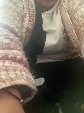 Snapshot of iloss2 chatting on 11, 2, 2025 iloss2 online show from 11, 2, 2025