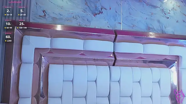 kinkylittlegirll online show from 18, 4, 2026