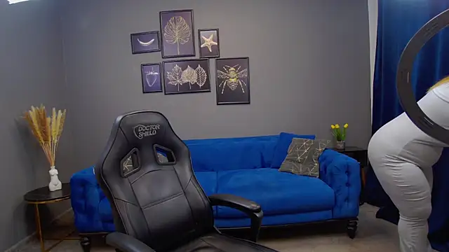 Katewalker  online show from 5, 12, 2024