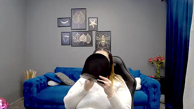 Katewalker  online show from 6, 3, 2025