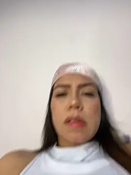 Snapshot of martina_contreras chatting on 29, 12, 2024 martina contreras online show from 29, 12, 2024