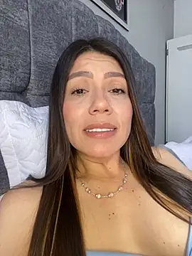 Snapshot of martina_contreras chatting on 8, 3, 2026 martina contreras online show from 8, 3, 2026