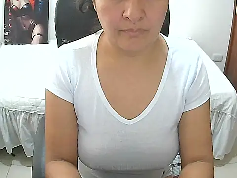 Snapshot of SenthiX chatting on 13, 10, 2025 SenthiX online show from 13, 10, 2025